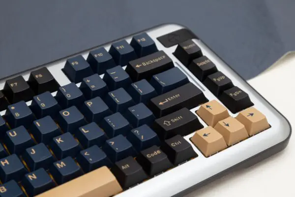 GMK + Blue Samurai Series Cherry Custom Keycap Set is a set of personalized custom keycaps designed for Aero Luna 75 and Link 65 gamer mechanical keyboards.