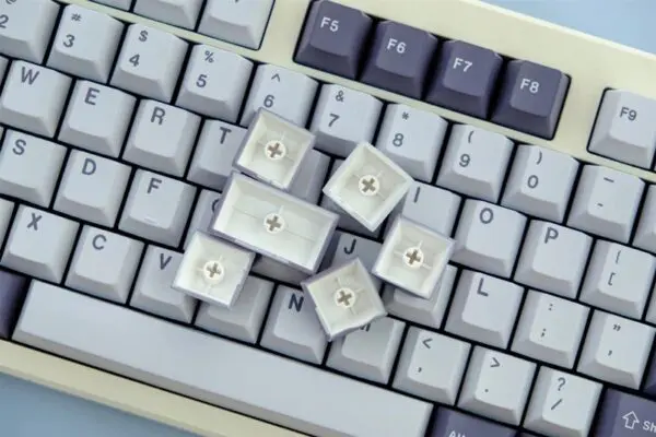 GMK+ Zero-G Cherry Custom Keycap Set