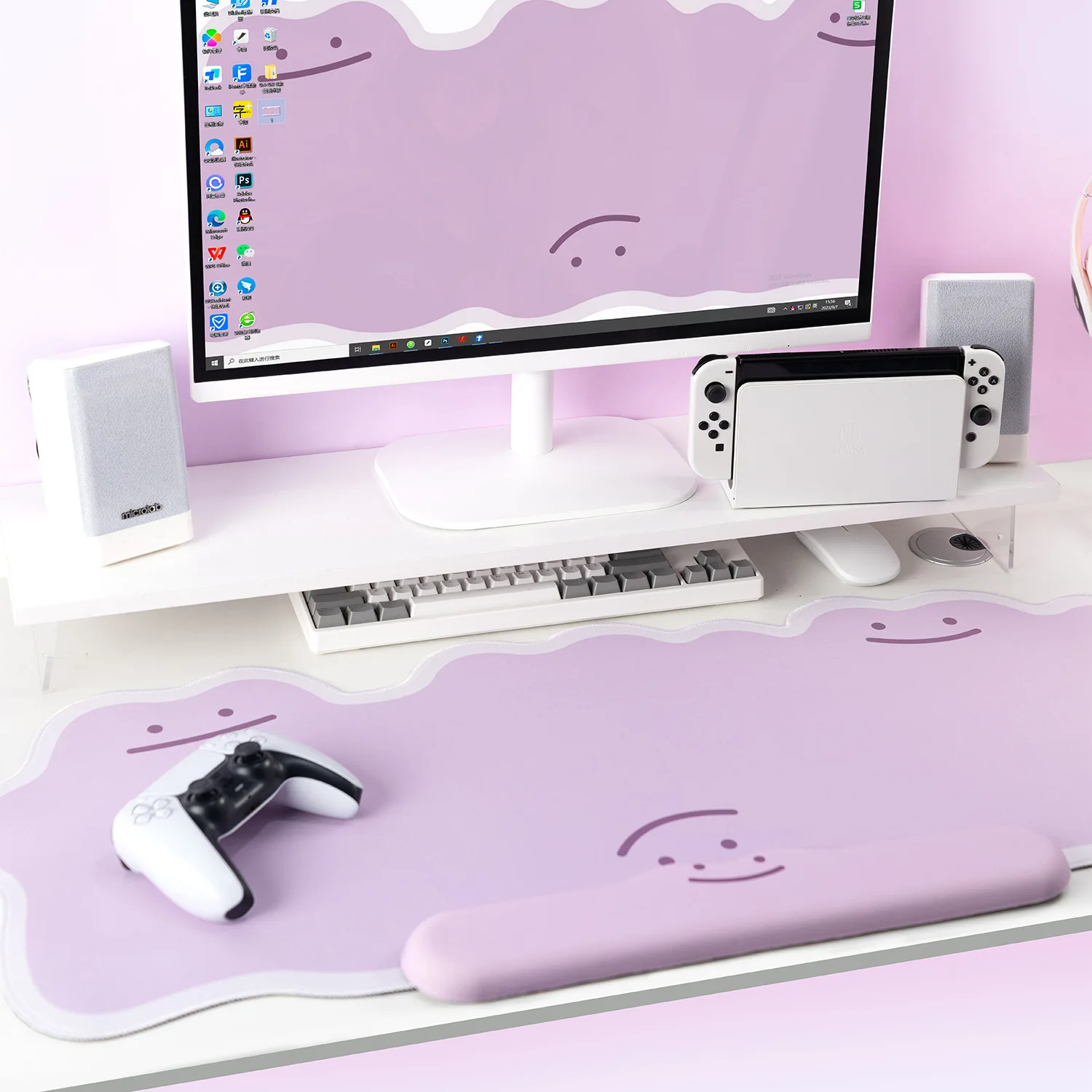 GMK+ Special Smiley Desk Mat