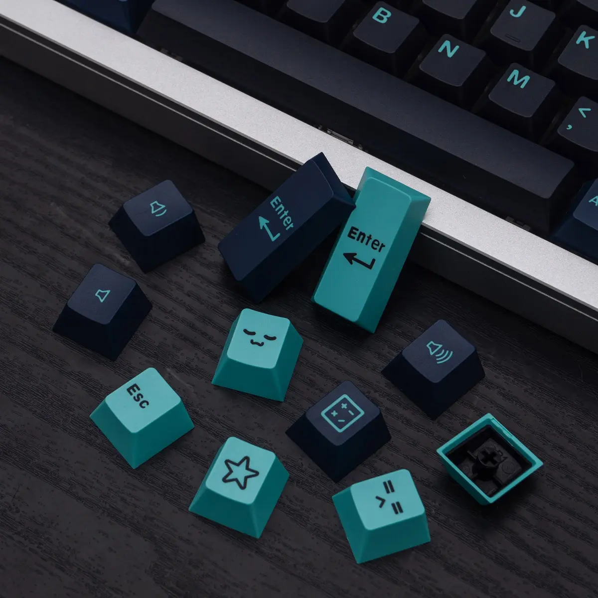GMK + Dark Night Cherry Custom Keycap Set