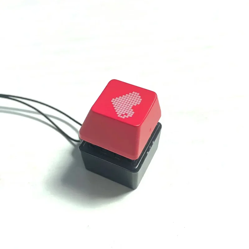 GMK+ Retro Hearts Single Keycap