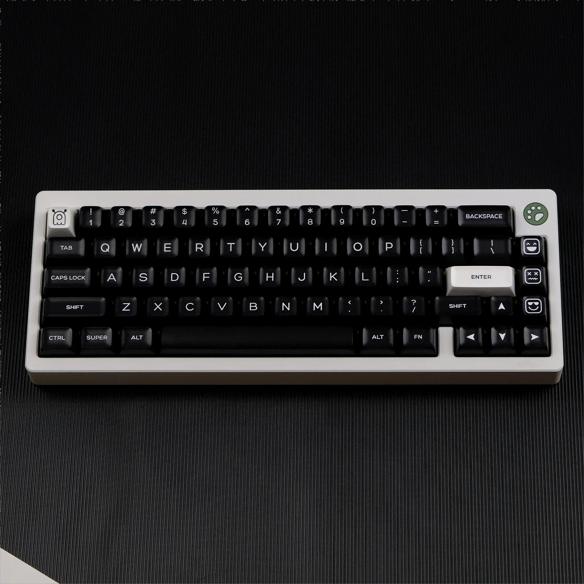 GMK+ Black SA Custom Keycap Set